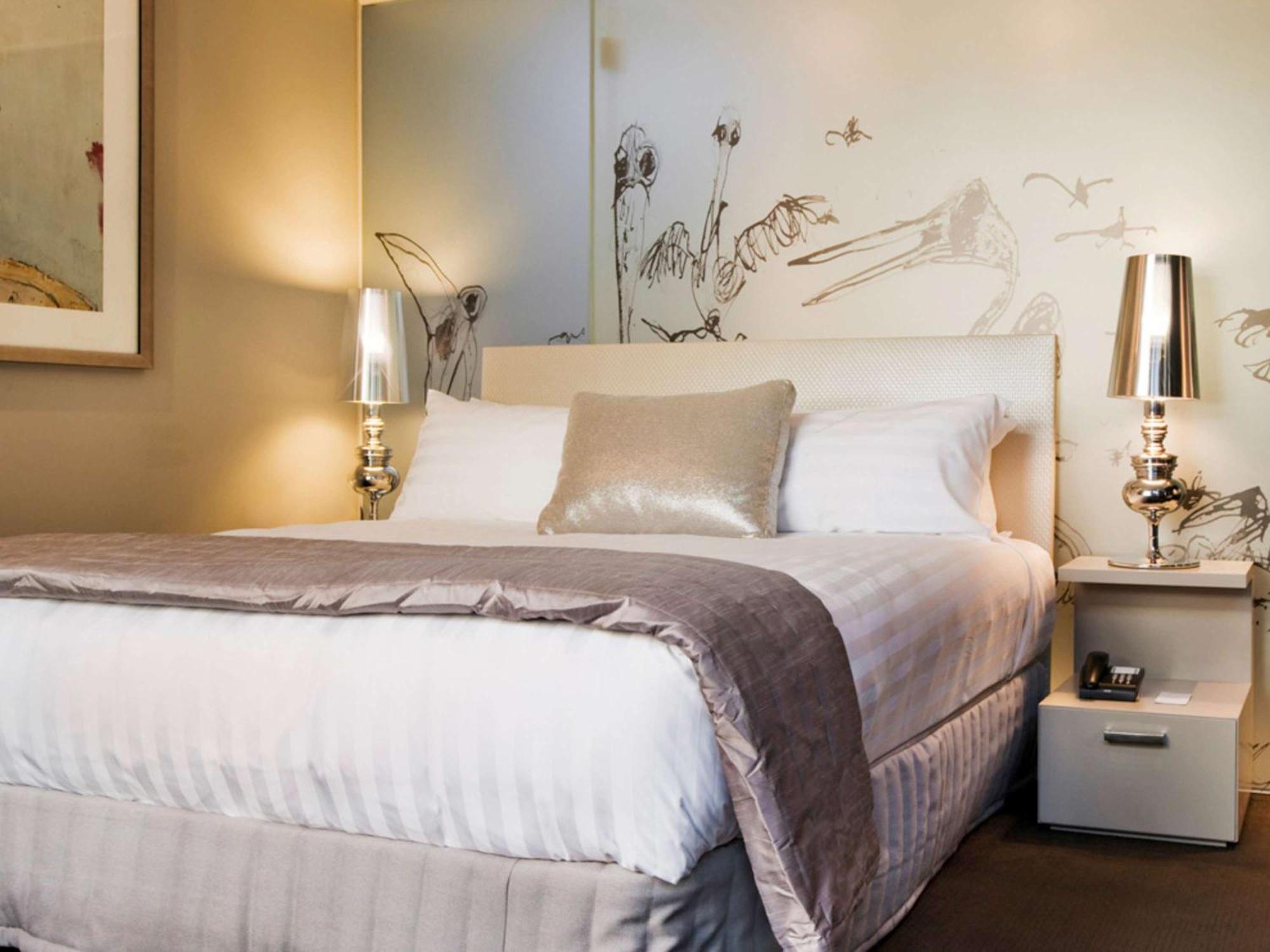 The Olsen Melbourne Art Series Exteriér fotografie A bedroom at the hotel